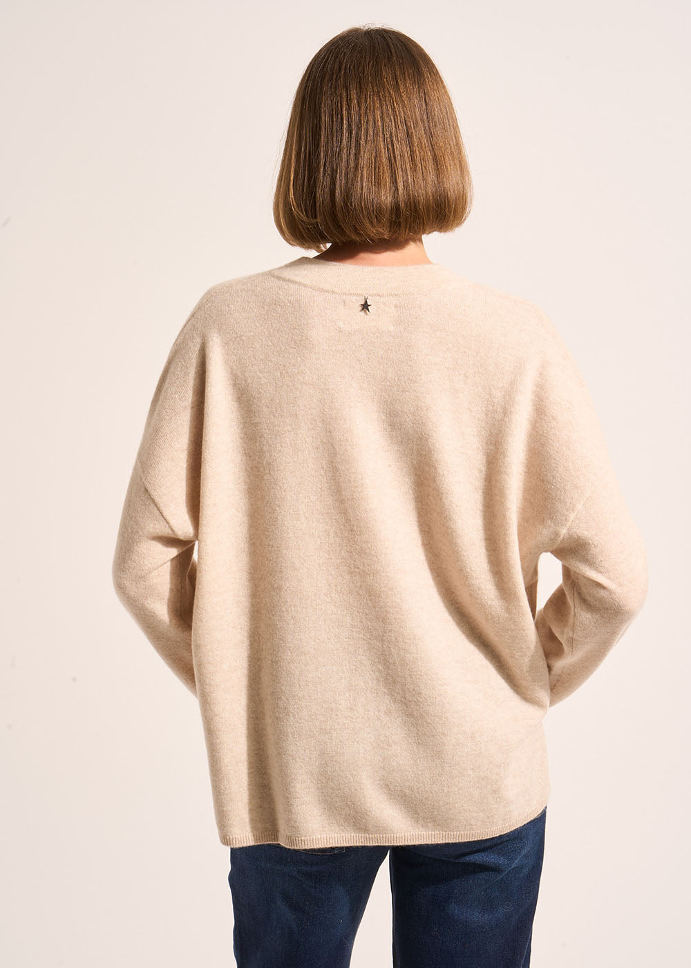 Loose-fitting cashmere jumper with a Tunisian collar - Sud Express - 3 - Sud Express