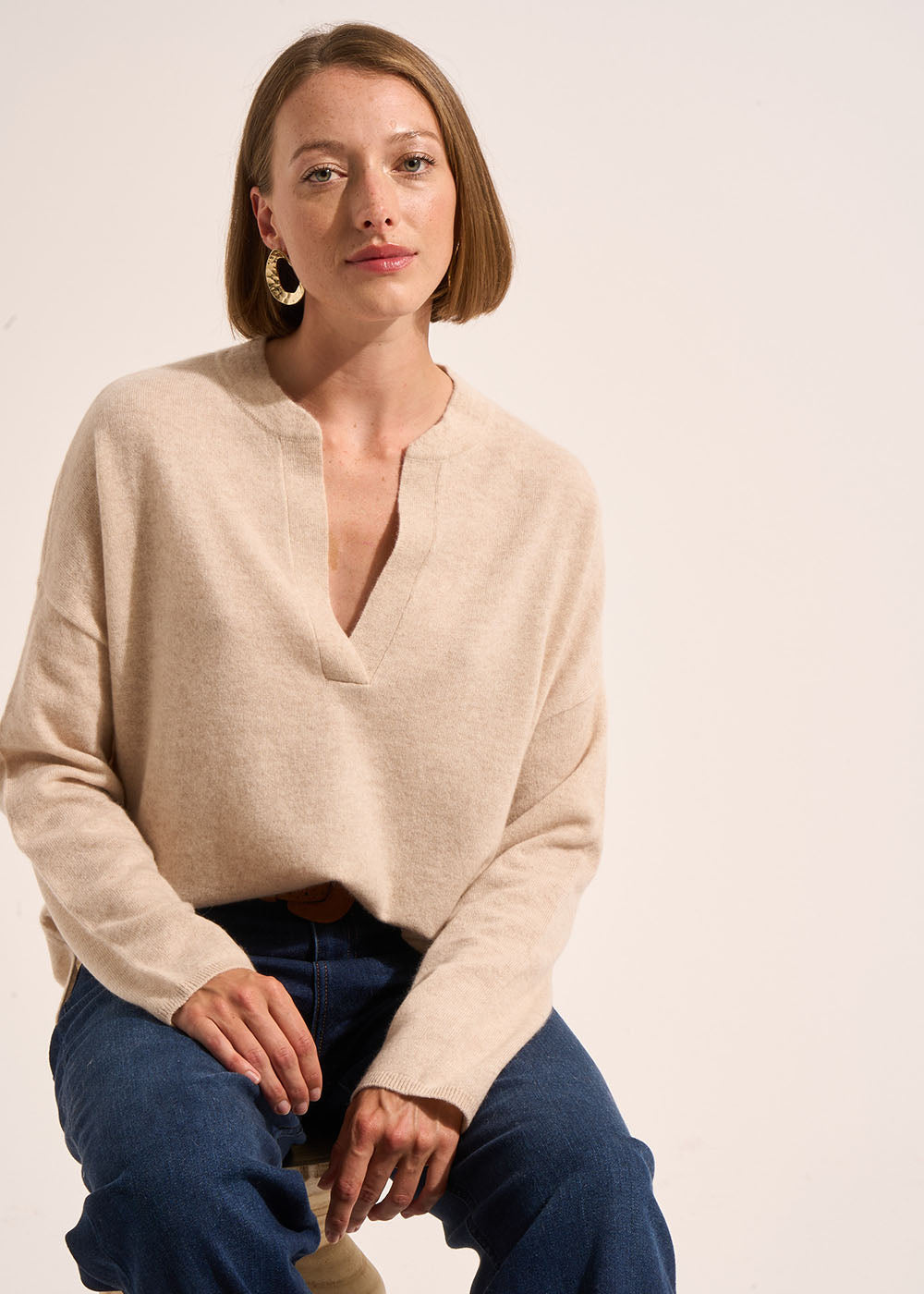 Loose-fitting cashmere jumper with a Tunisian collar - Sud Express - 5 - Sud Express