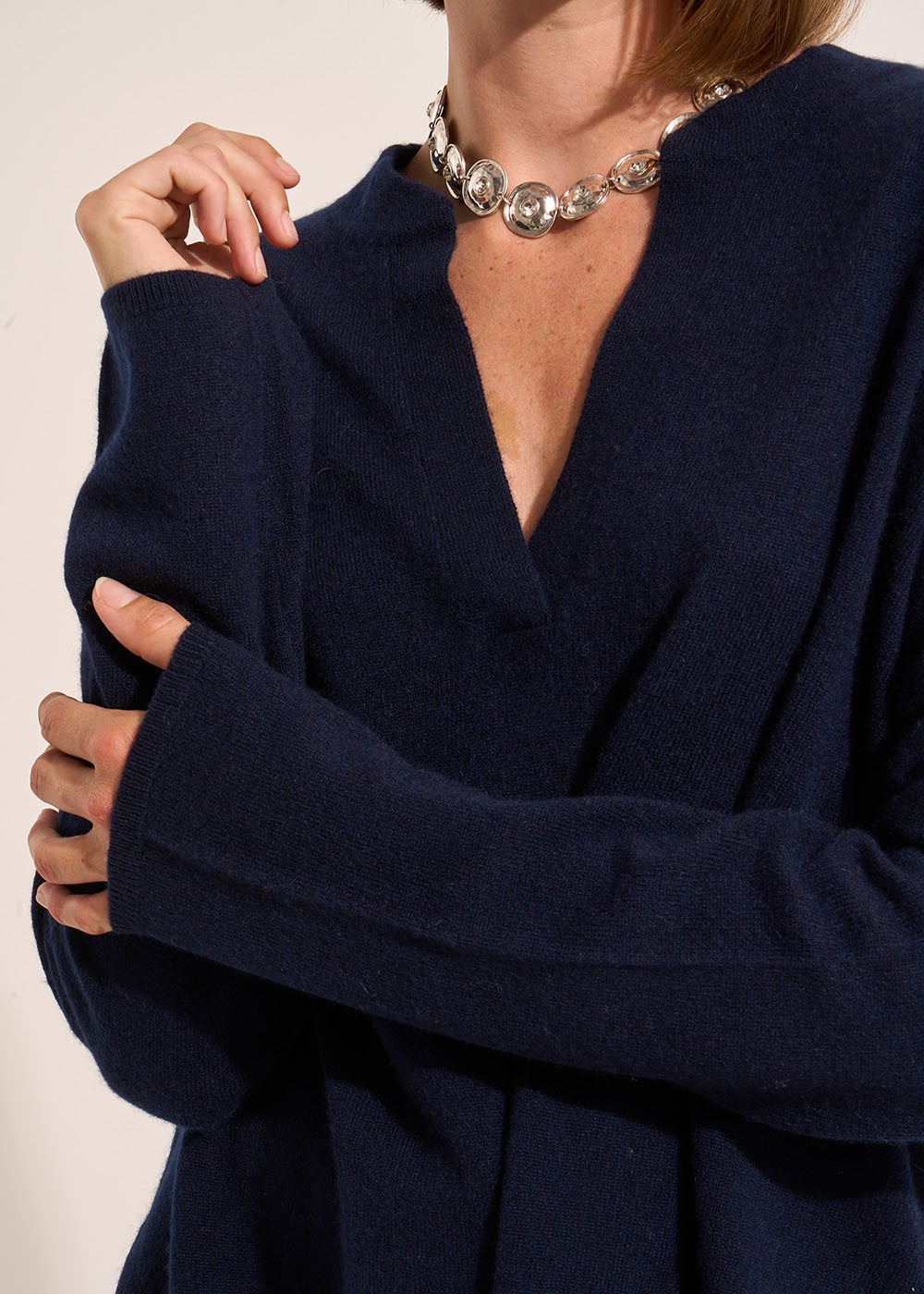 MAMALIOU Loose-fitting cashmere jumper with a Tunisian collar - 2 - Sud Express - Sud Express