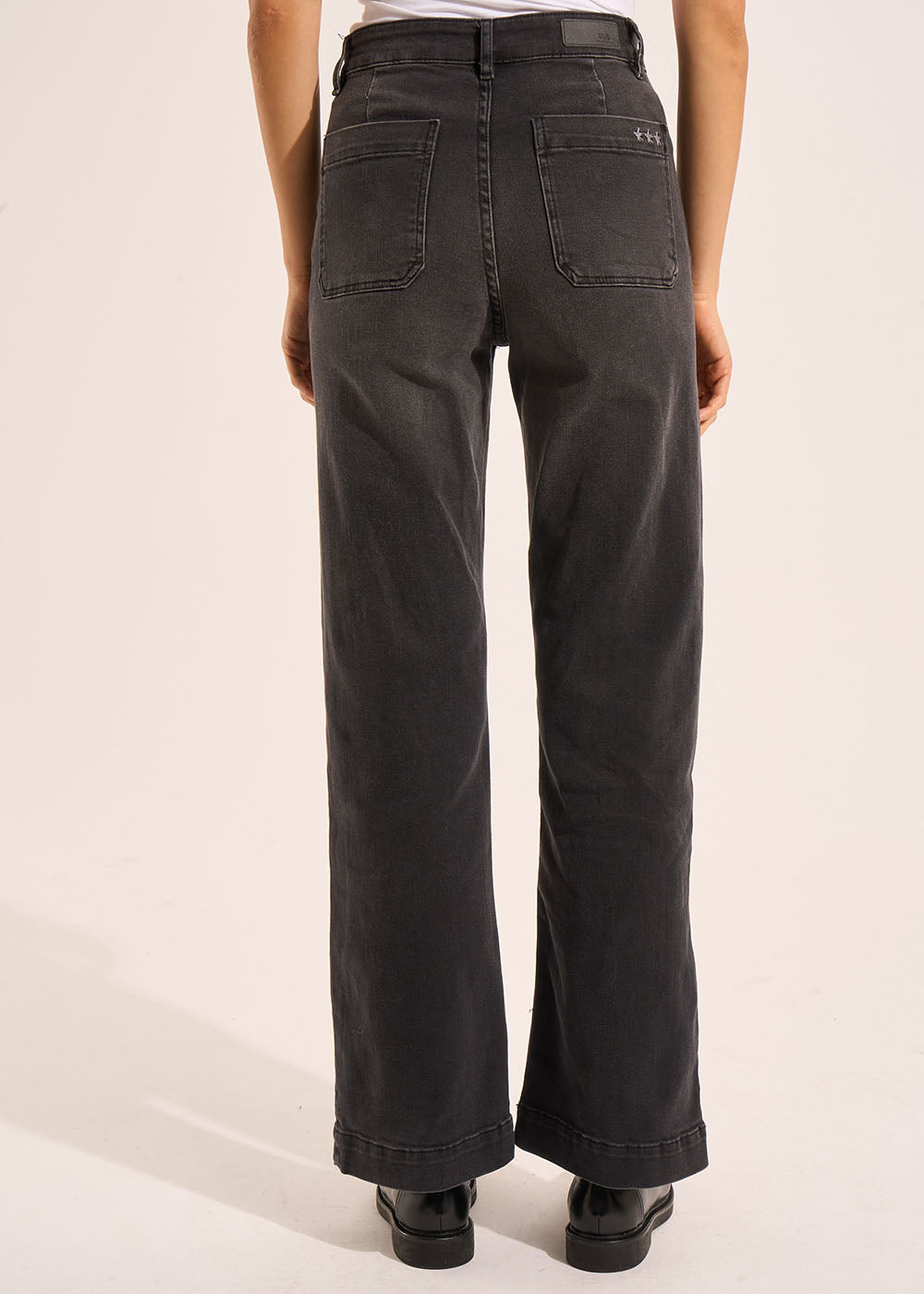 STACY BLACK STONE Wide-leg jeans with cuffs and high waist - 3 - Sud Express - Sud Express