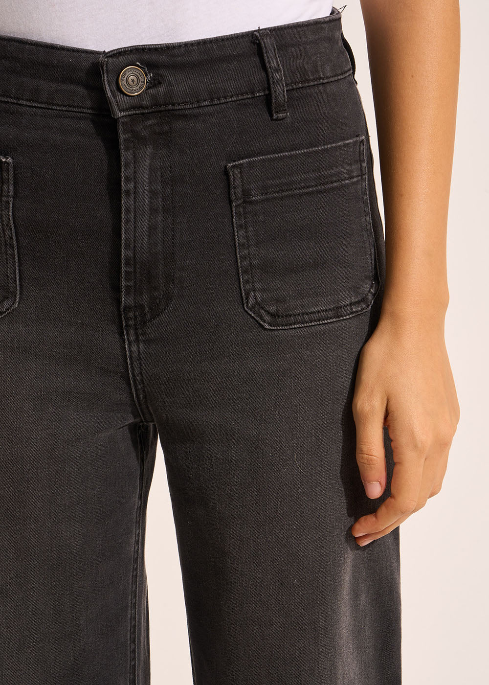 Wide-leg jeans with cuffs and high waist - Sud Express - 4 - Sud Express