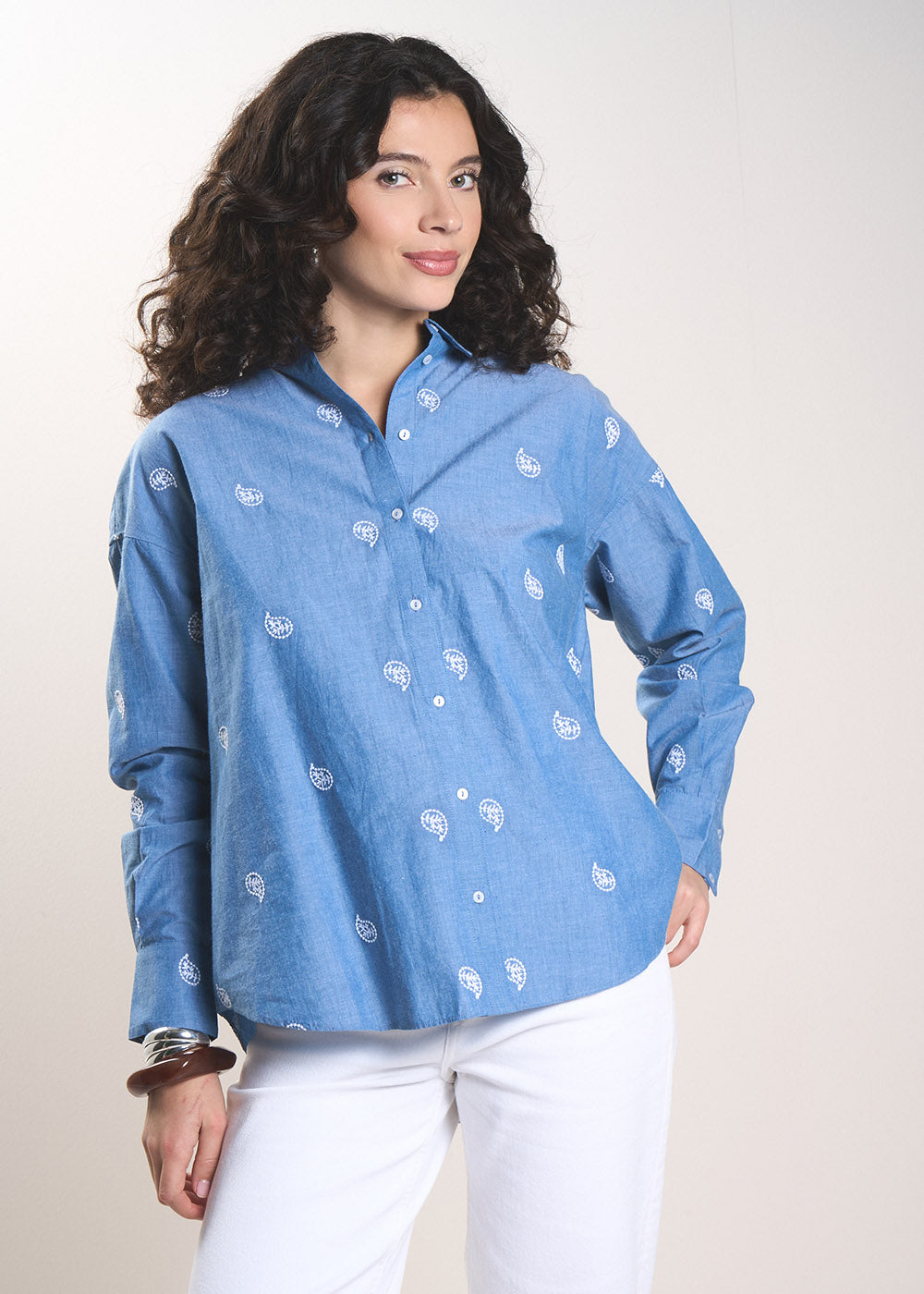 CECILYA Embroidered shirt in 100% cotton chambray - 4 - Sud Express - Sud Express