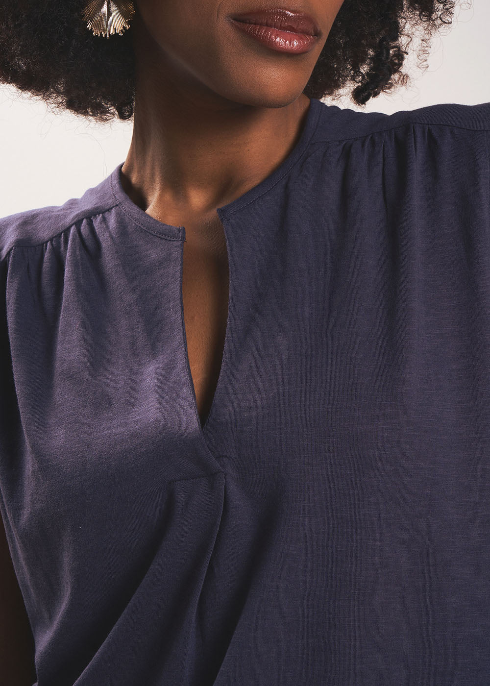 THIERRA Fluid V-neck tank top with wide straps - 2 - Sud Express - Sud Express