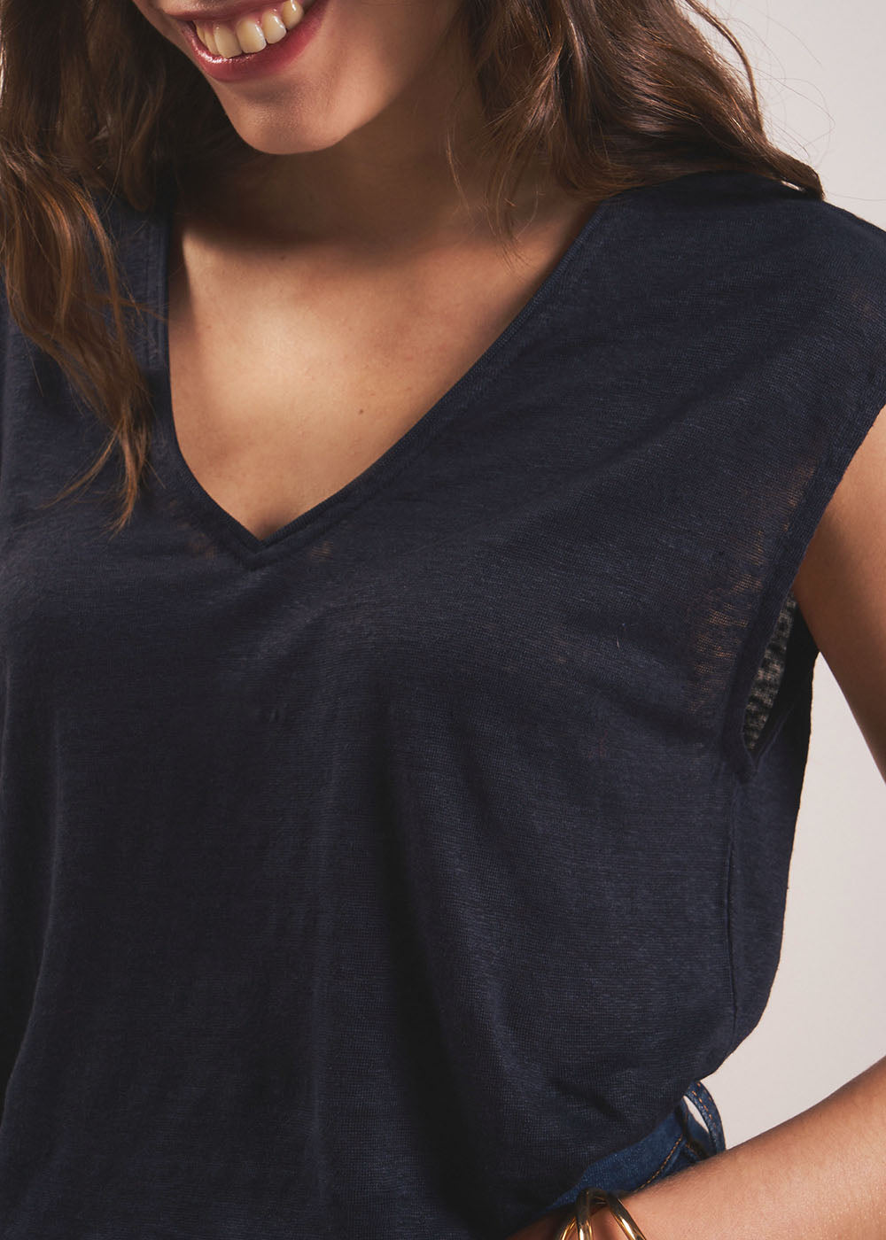 DARIALY Linen V-neck tank top - 2 - Sud Express - Sud Express