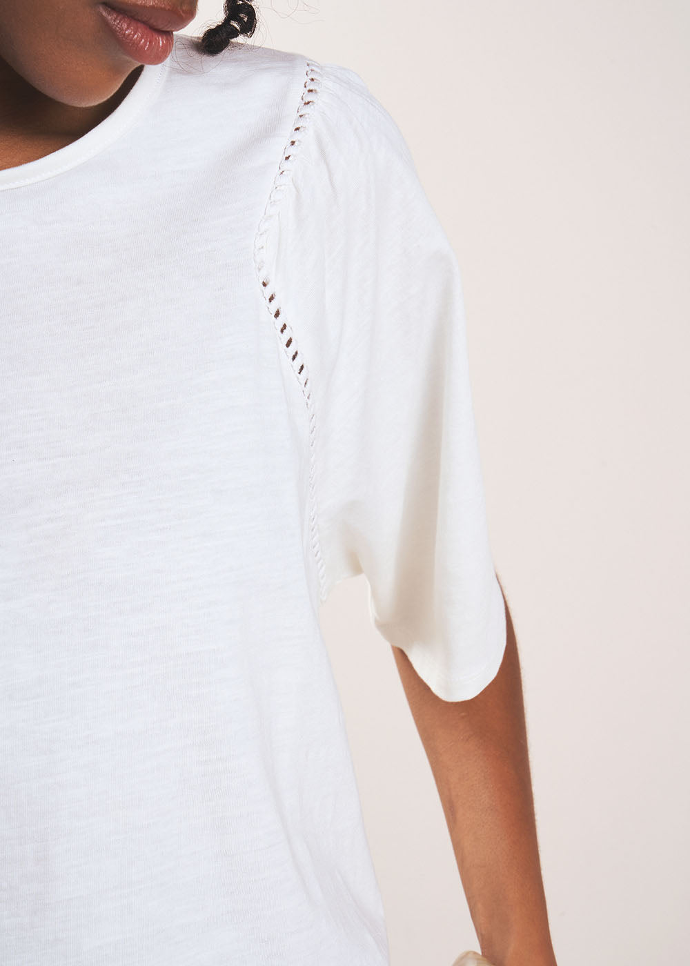 TULIANE Short-sleeved T-shirt with laddering details - 4 - Sud Express - Sud Express