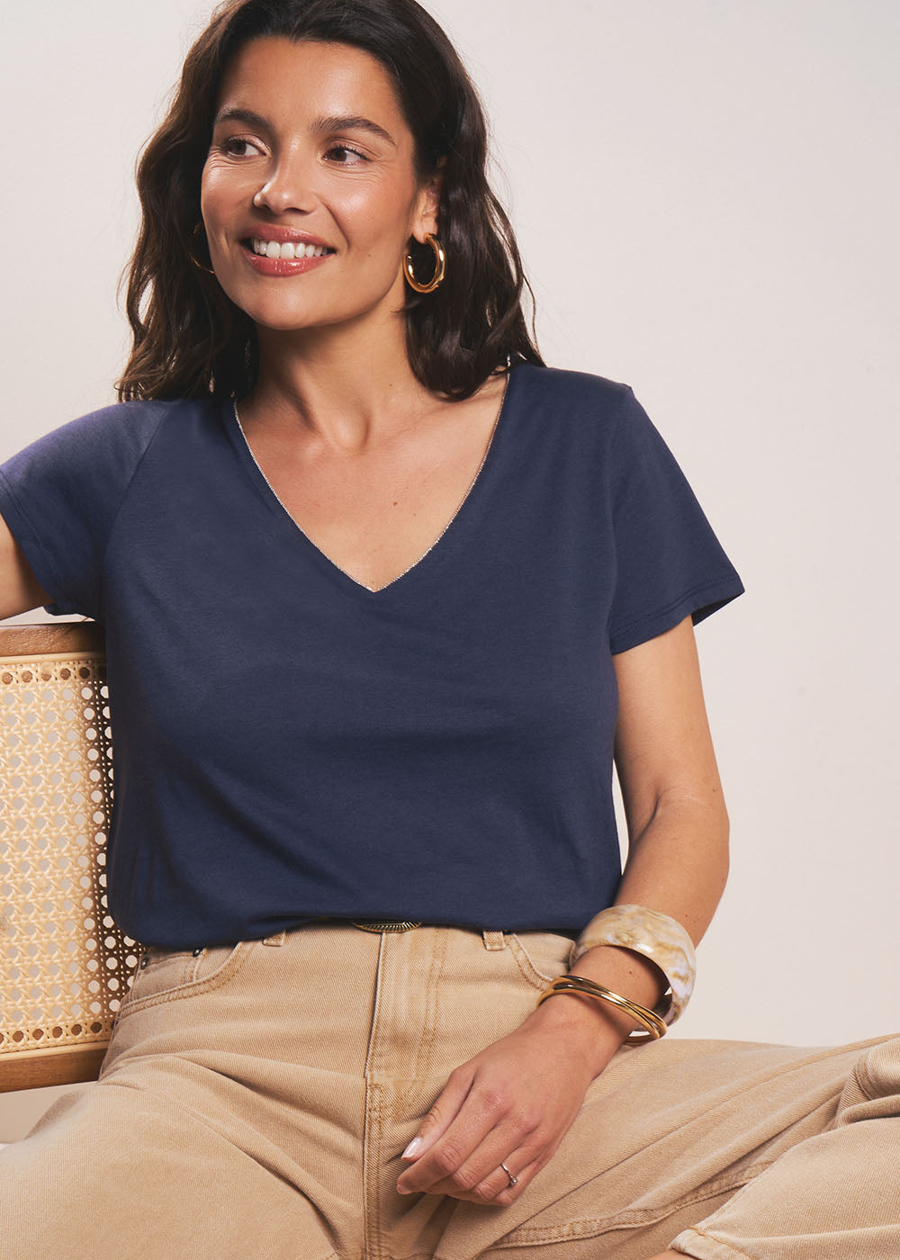 TASHY V-neck T-shirt - 1 - Sud Express - Sud Express