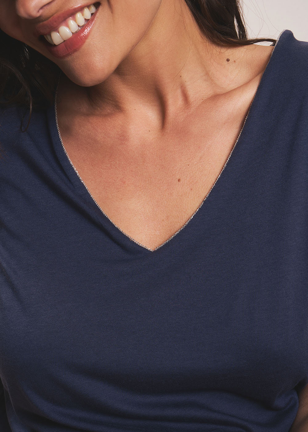 TASHY V-neck T-shirt - 2 - Sud Express - Sud Express