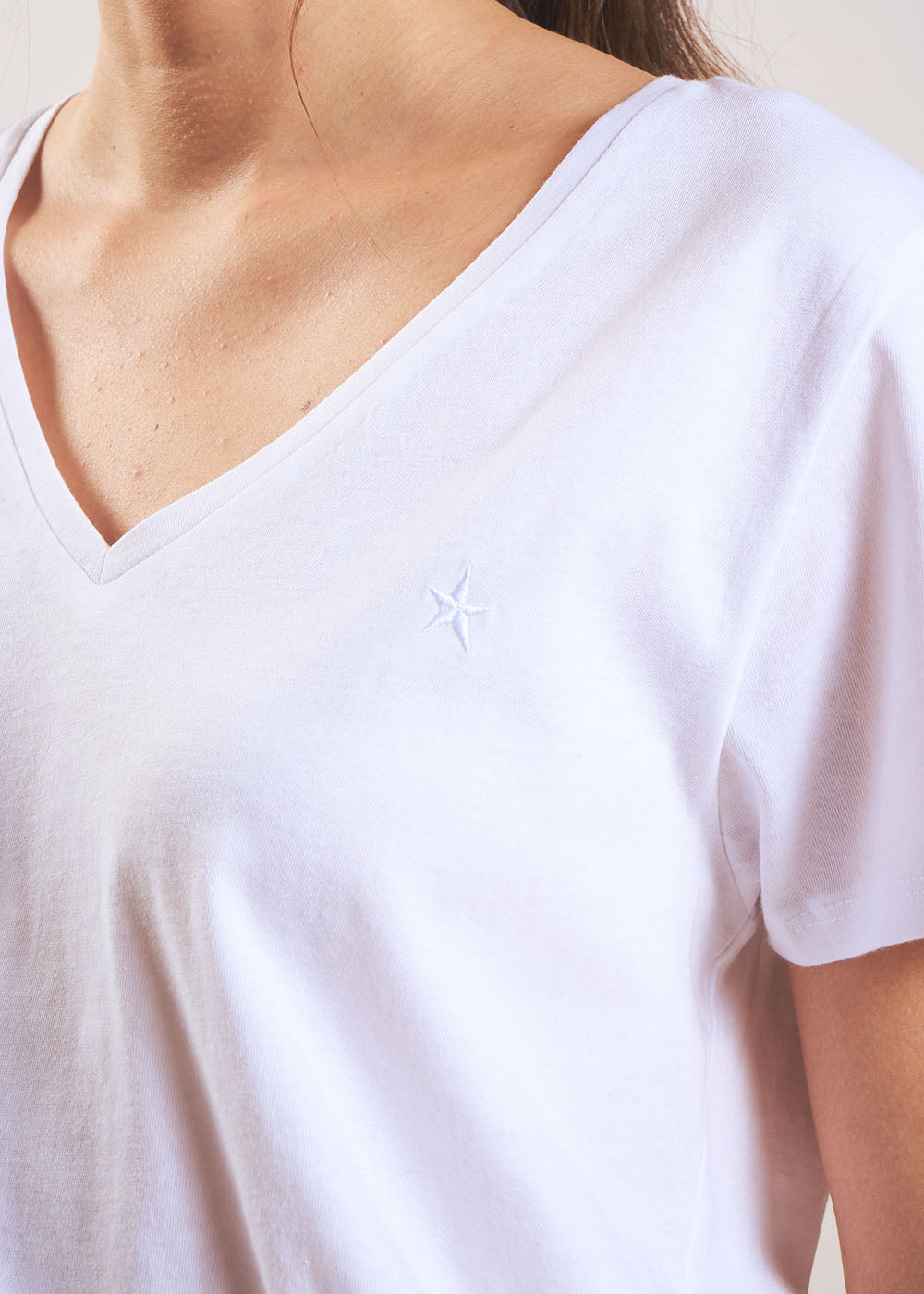 TORIA Cotton V-neck T-shirt - 2 - Sud Express - Sud Express