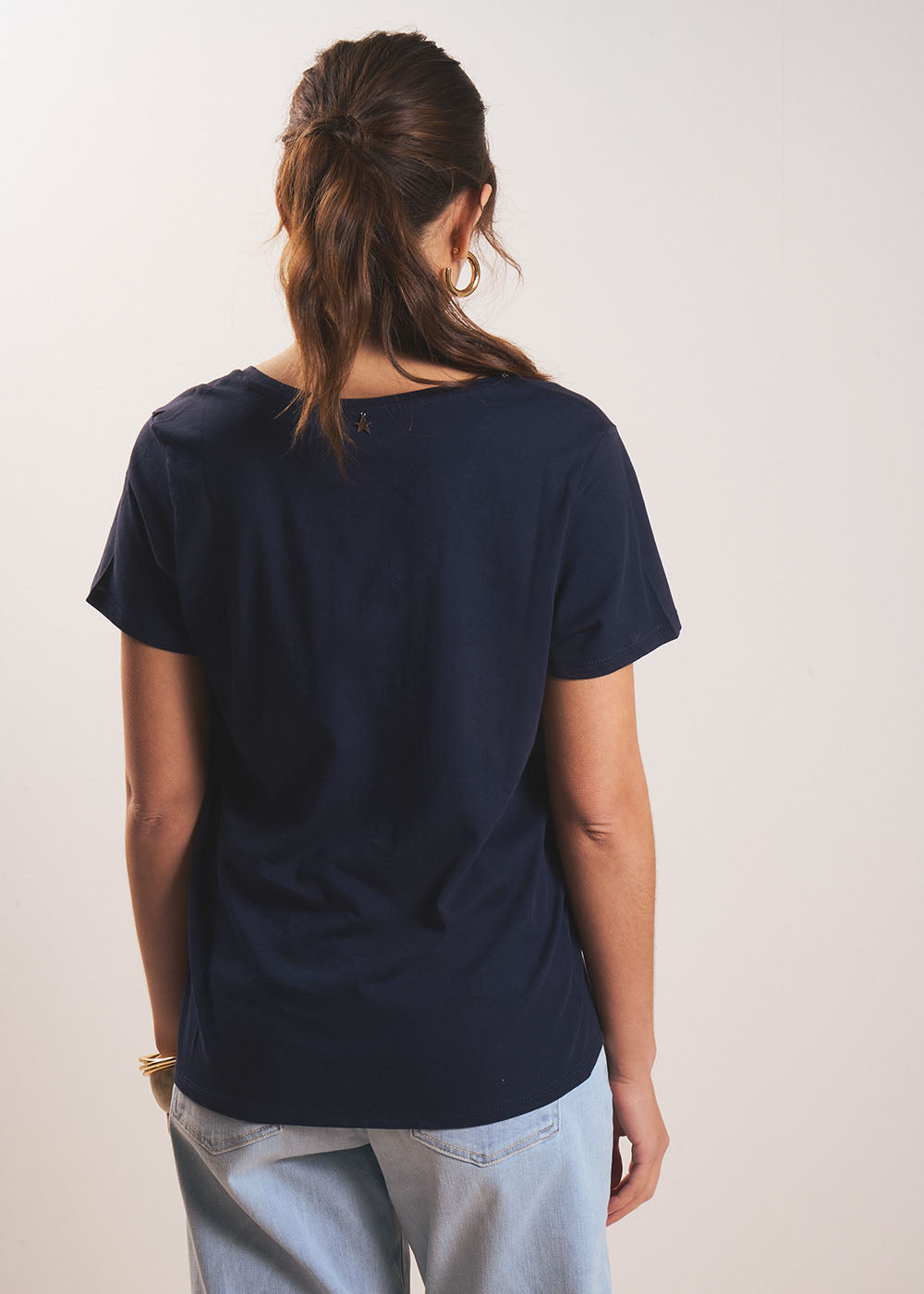 TORIA Cotton V-neck T-shirt - 3 - Sud Express - Sud Express