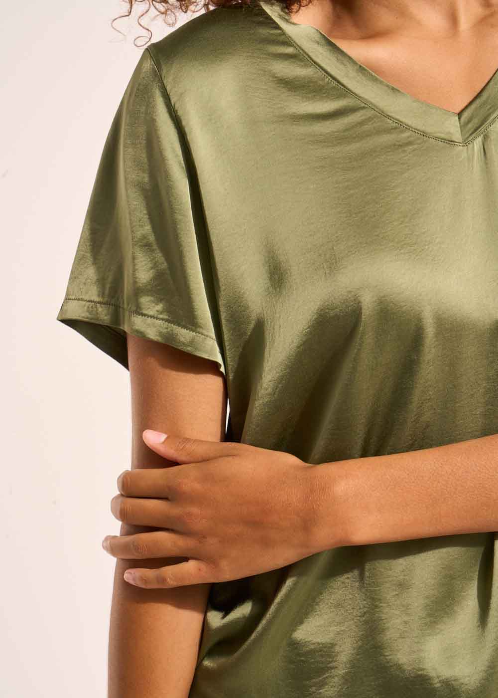 Short-sleeved V-neck T-shirt - Sud Express - 4 - Sud Express