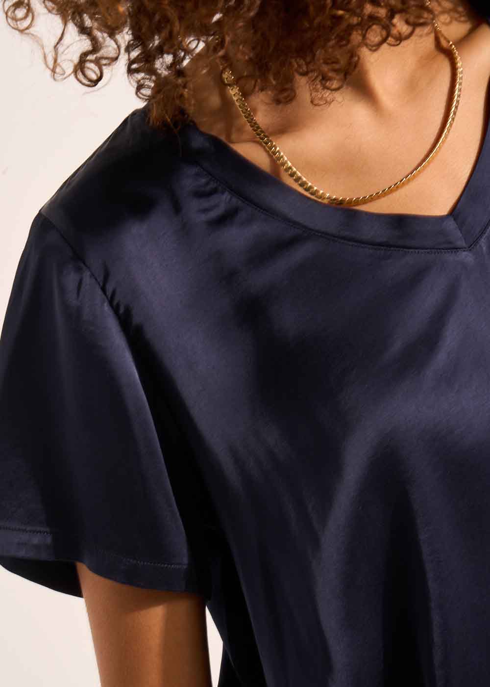 Short-sleeved V-neck T-shirt - Sud Express - 4 - Sud Express