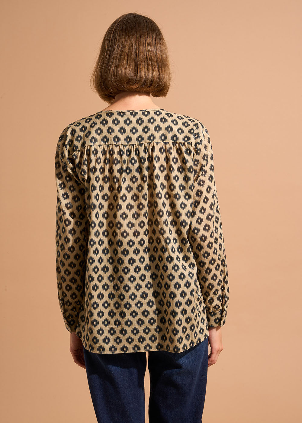 CALMIE Printed collarless round neck blouse - 3 - Sud Express - Sud Express