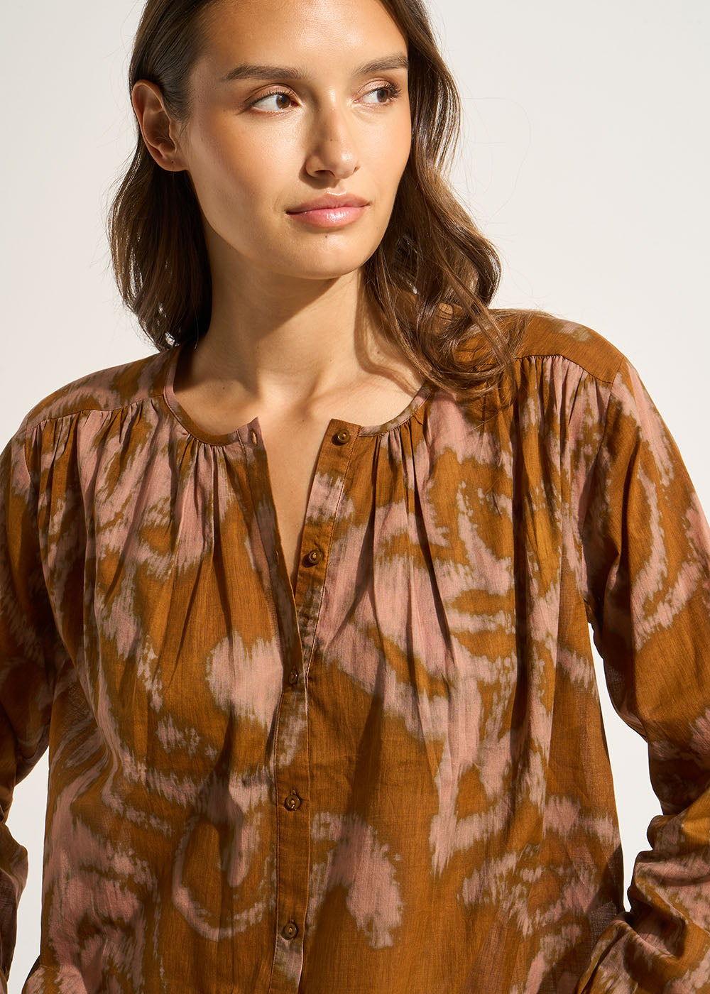 Printed cotton shirt long sleeves round neckline - Sud Express - 5 - Sud Express