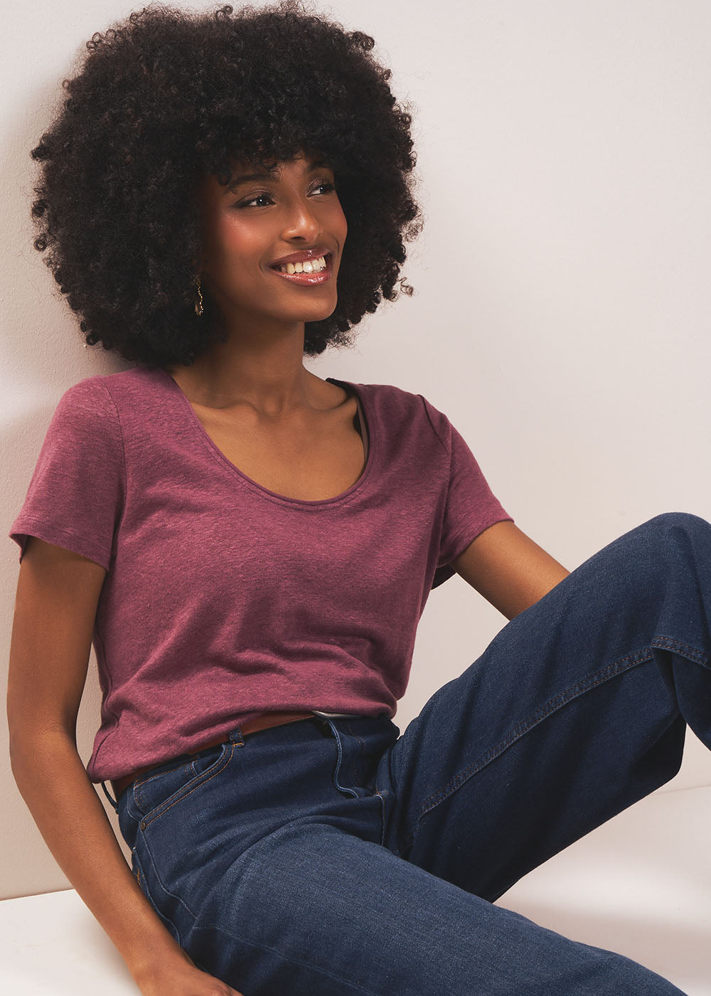 TIMBA Linen T-shirt with open round neckline - 1 - Sud Express - Sud Express