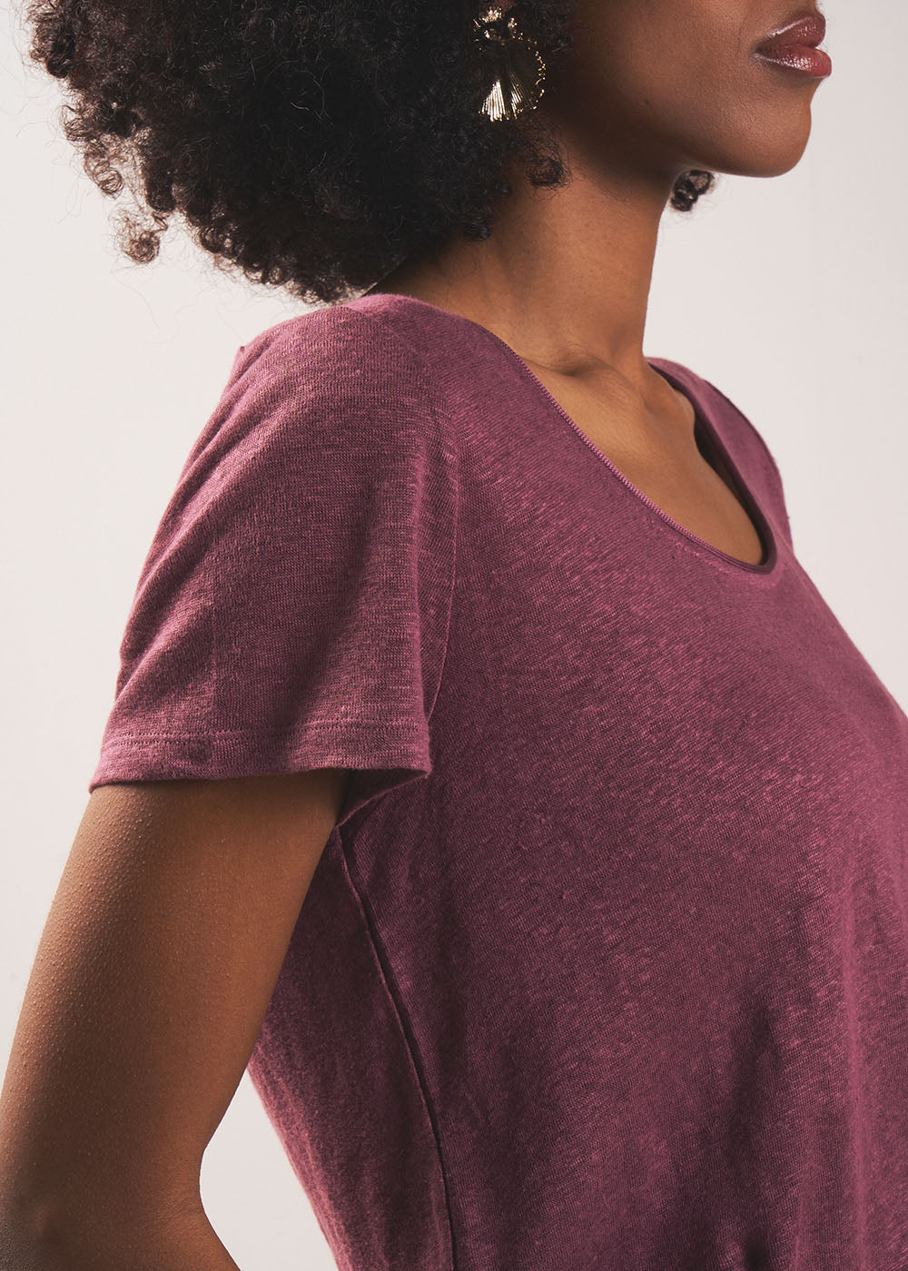 TIMBA Linen T-shirt with open round neckline - 4 - Sud Express - Sud Express