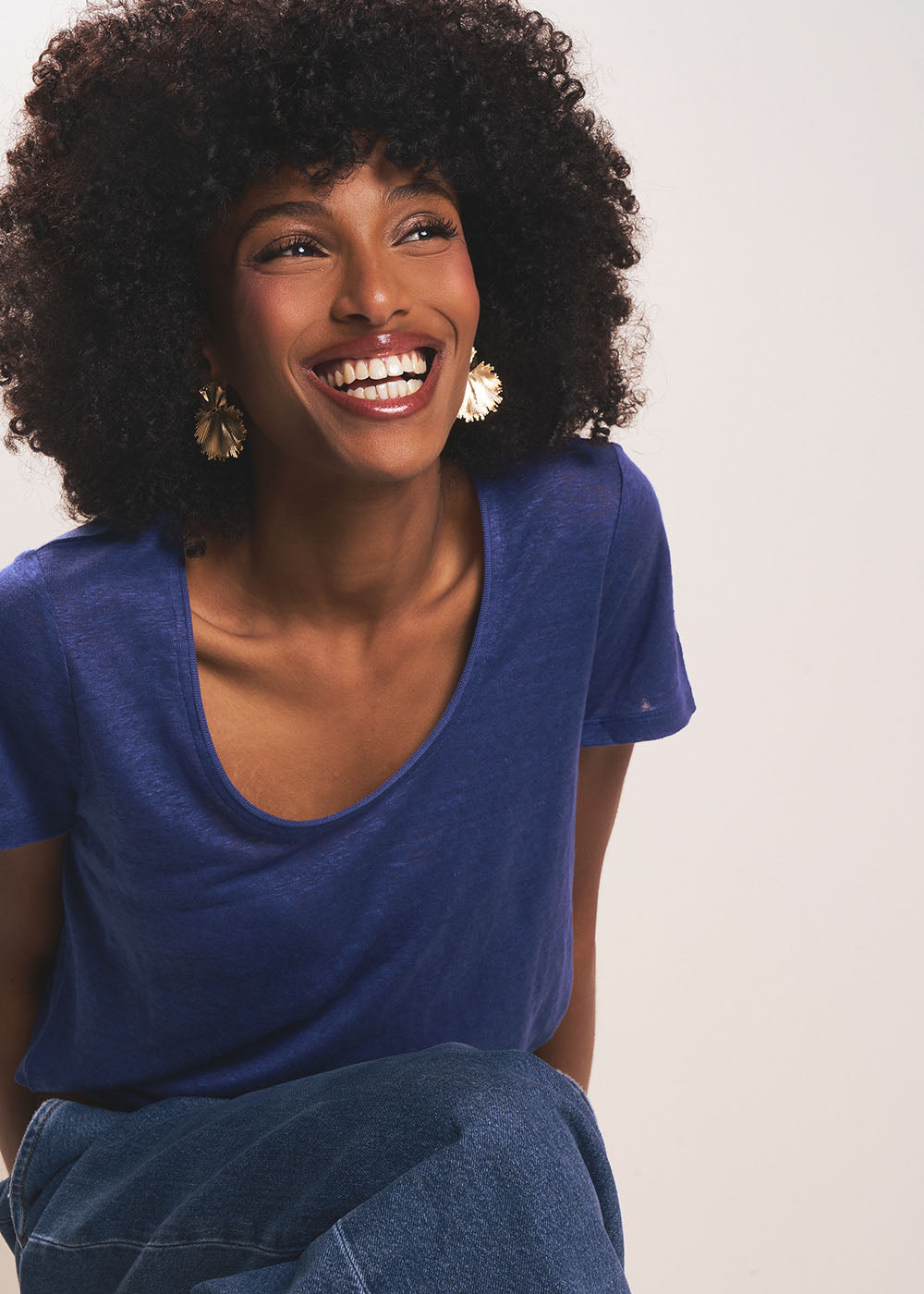 TIMBA Linen T-shirt with open round neckline - 4 - Sud Express - Sud Express