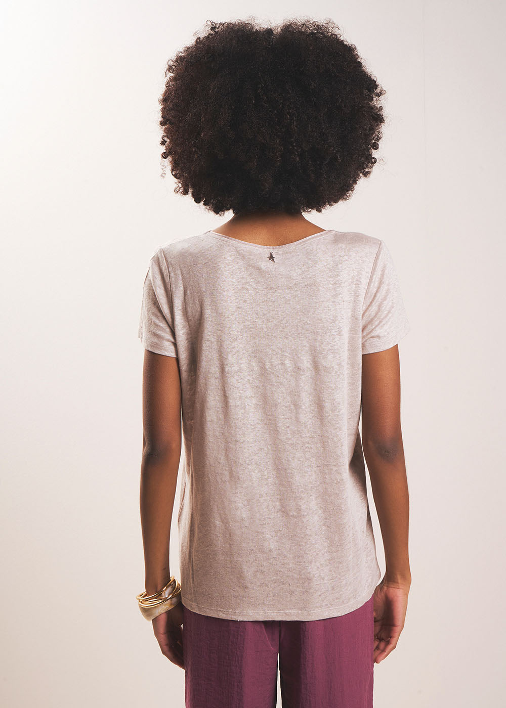 TIMBA Linen T-shirt with open round neckline - 3 - Sud Express - Sud Express