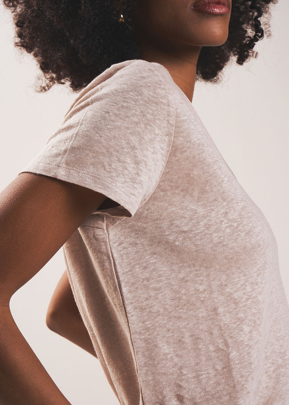 TIMBA Linen T-shirt with open round neckline - 4 - Sud Express - Sud Express