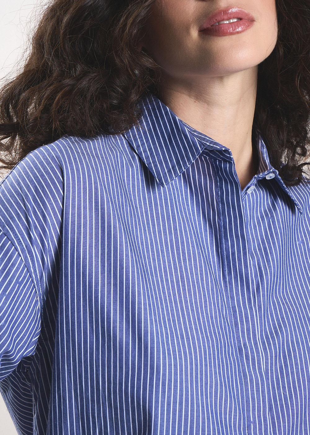 CADORA Oversized striped shirt in cotton poplin - 2 - Sud Express - Sud Express