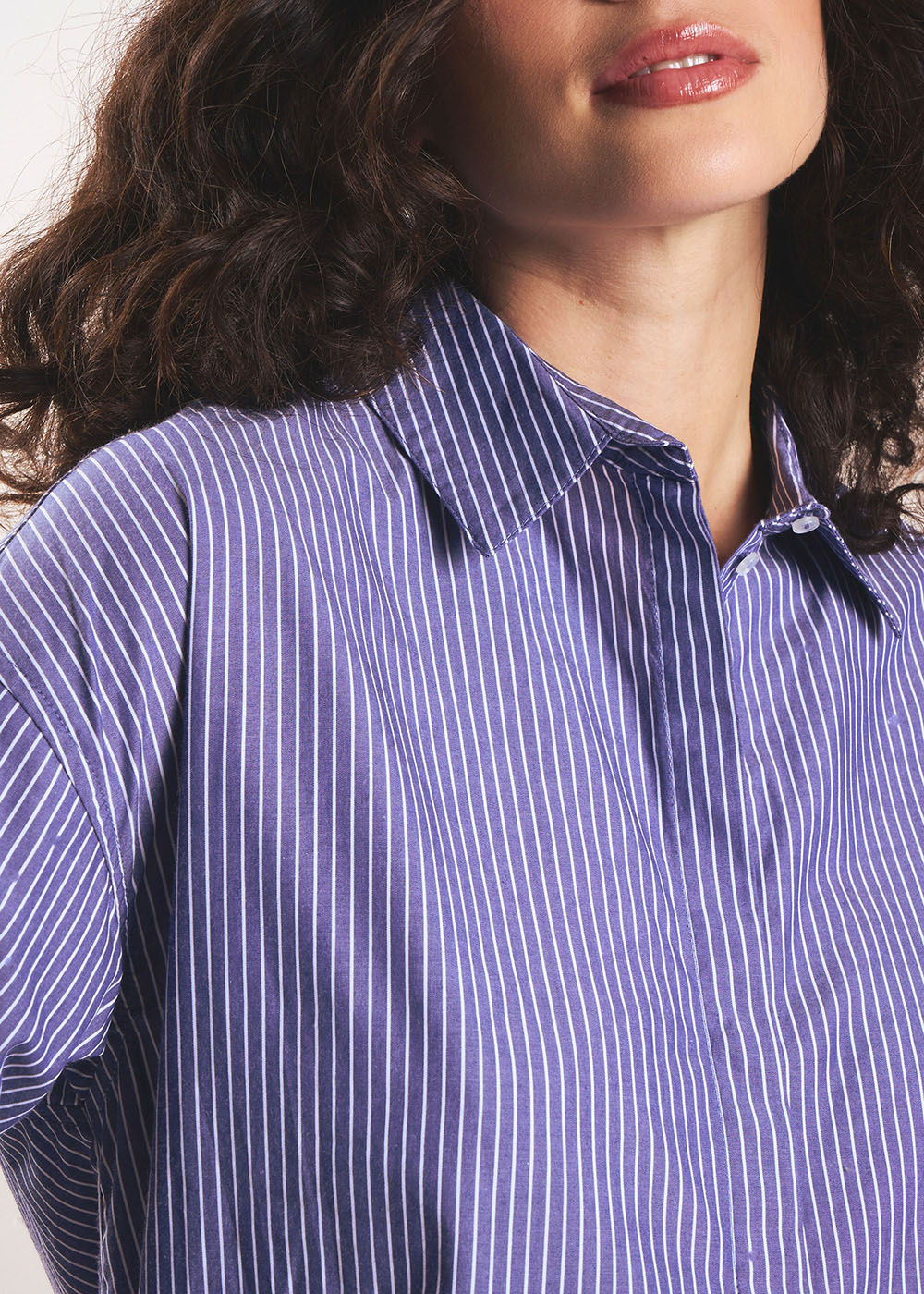 CADORA Oversized striped shirt in cotton poplin - 4 - Sud Express - Sud Express