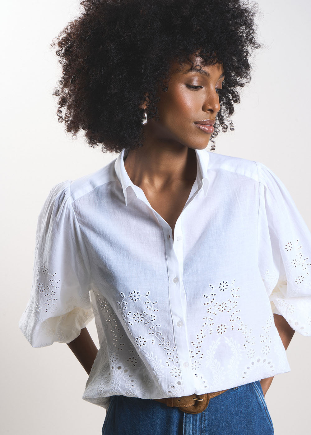 Embroidered shirt with voluminous sleeves - Sud Express - 7 - Sud Express