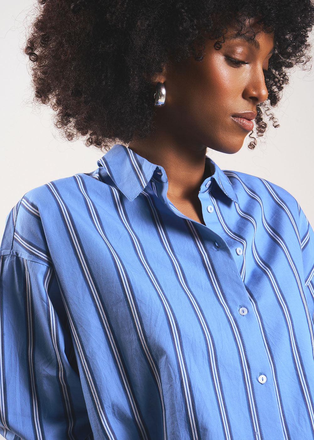 COLYNE Oversized cotton shirt with wide stripes  - 2 - Sud Express - Sud Express