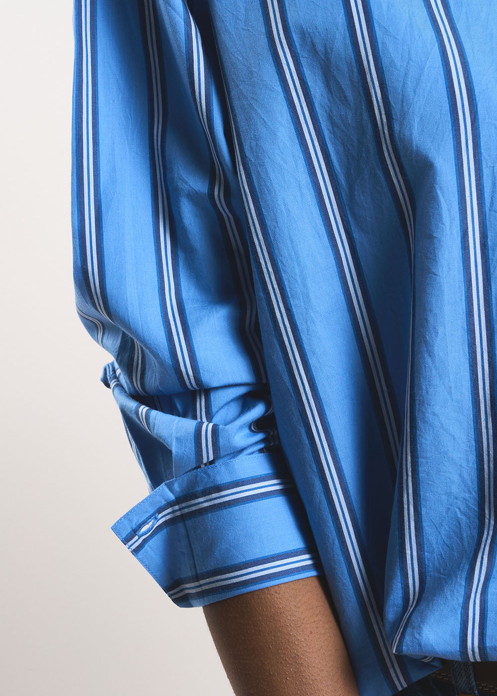 COLYNE Oversized cotton shirt with wide stripes  - 4 - Sud Express - Sud Express