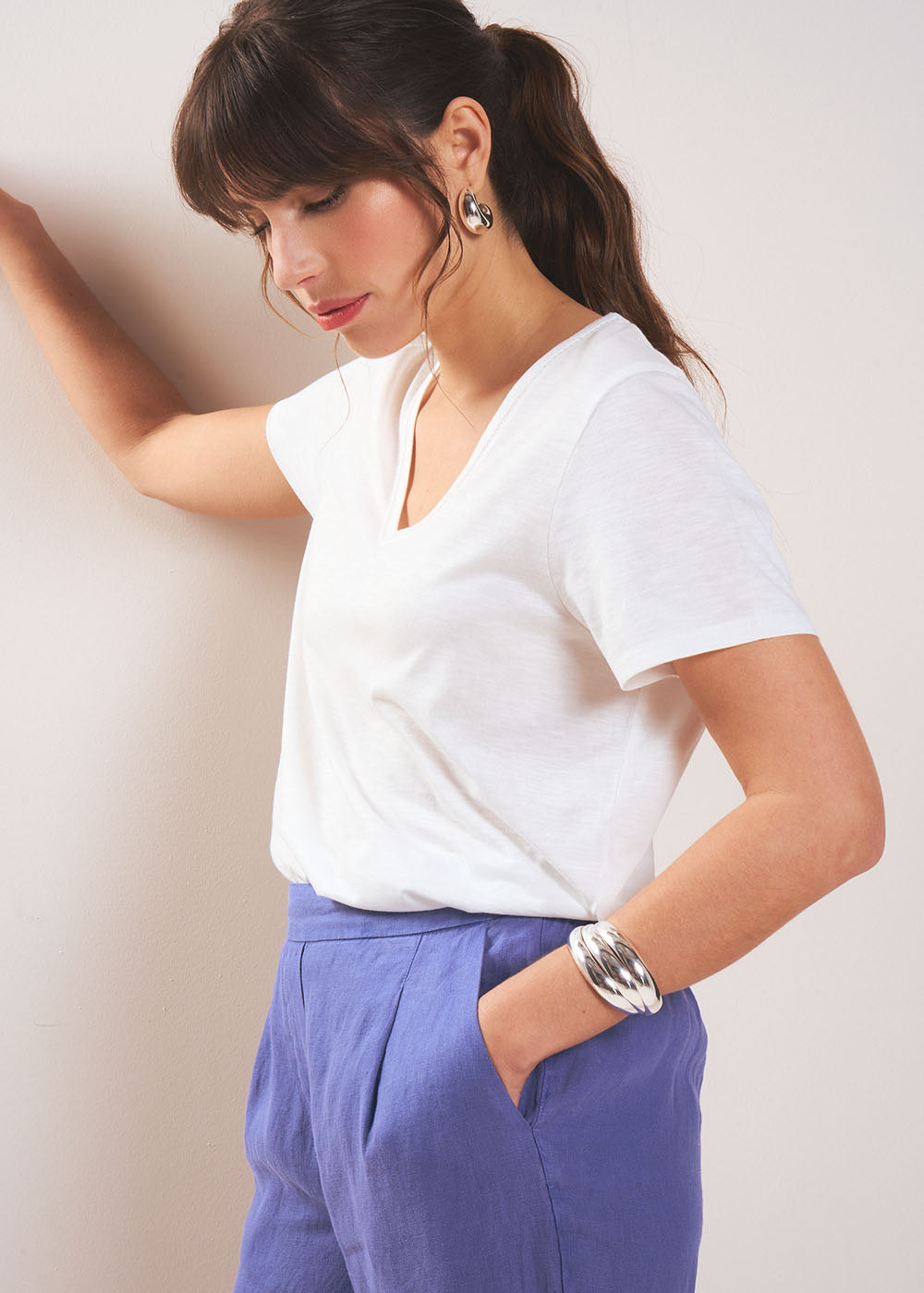 THEI V-neck T-shirt - 4 - Sud Express - Sud Express