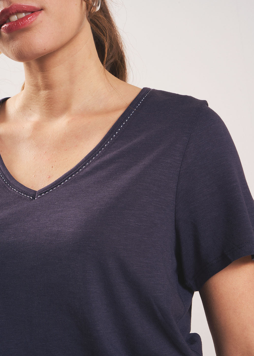 THEI V-neck T-shirt - 2 - Sud Express - Sud Express