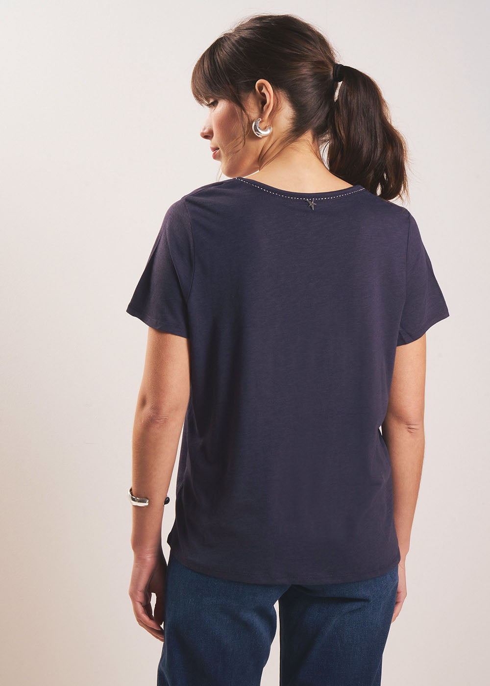 THEI V-neck T-shirt - 3 - Sud Express - Sud Express