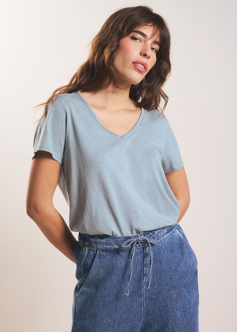 THEI V-neck T-shirt - 4 - Sud Express - Sud Express