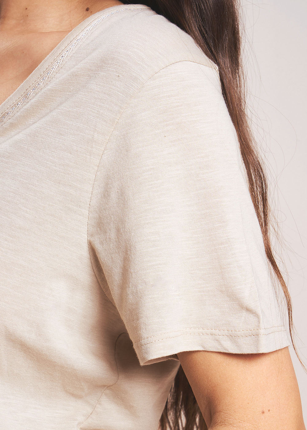 THEI V-neck T-shirt - 4 - Sud Express - Sud Express