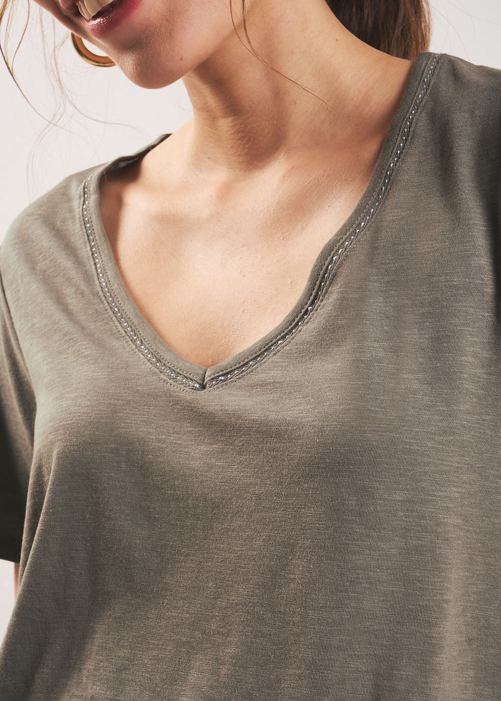 THEI V-neck T-shirt - 2 - Sud Express - Sud Express