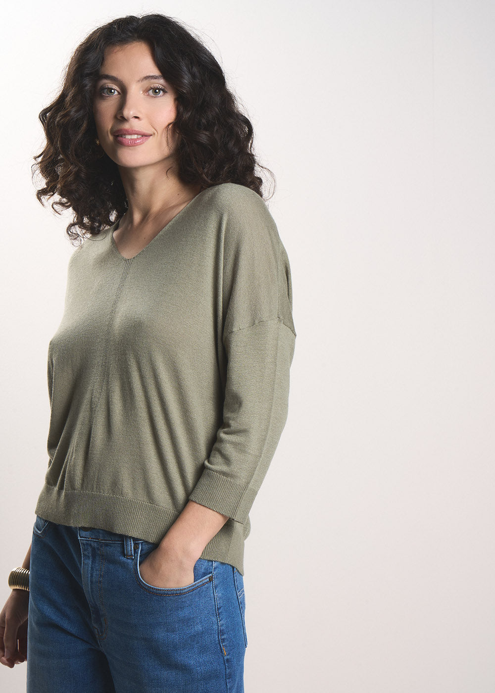 Oversized V-neck jumper with mid-length sleeves - Sud Express - 5 - Sud Express