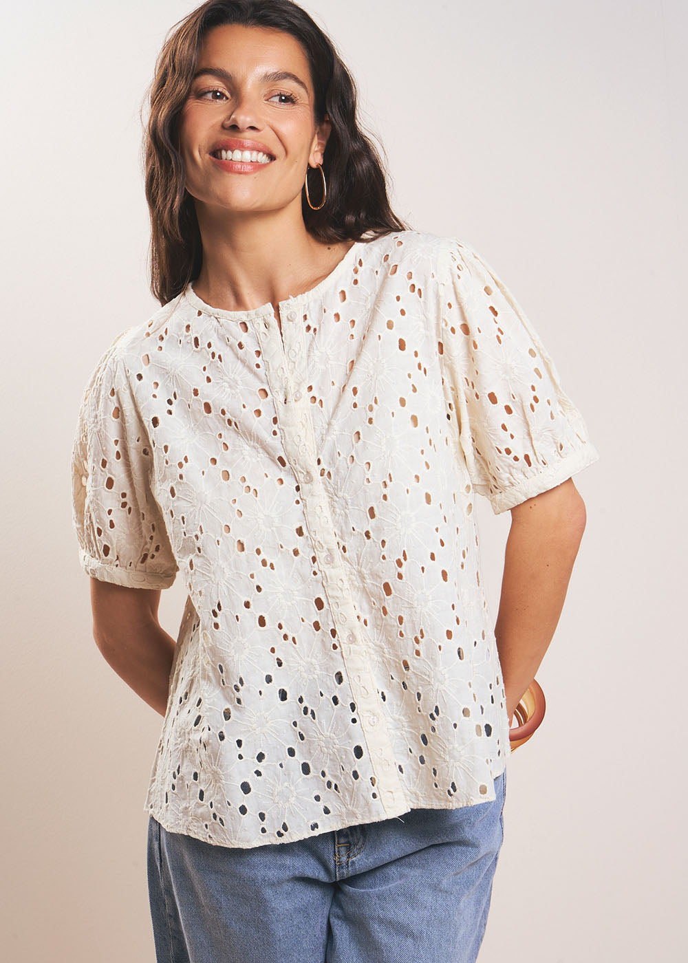 Eyelet embroidery blouse - Sud Express - 5 - Sud Express