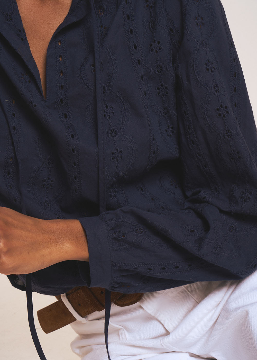 Embroidered cotton blouse with tunisian collar - Sud Express - 4 - Sud Express