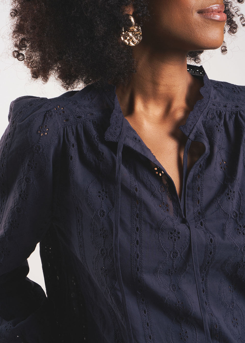 Embroidered cotton blouse with tunisian collar - Sud Express - 5 - Sud Express