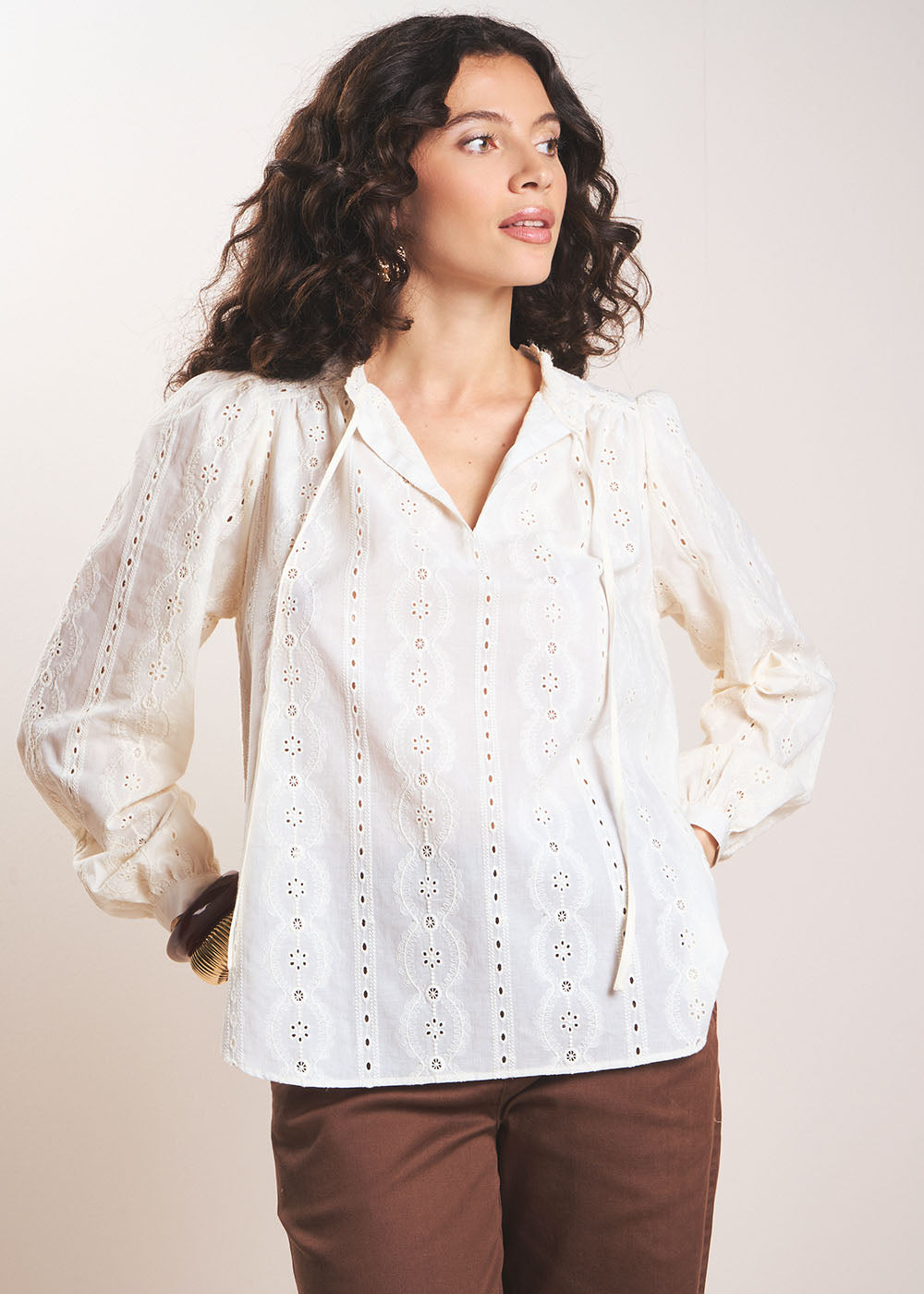 Embroidered cotton blouse with tunisian collar - Sud Express - 1 - Sud Express