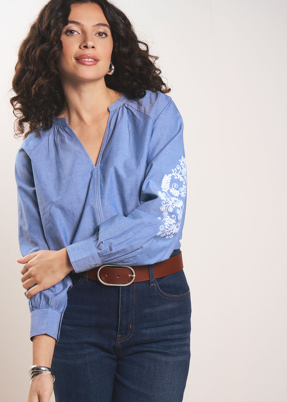 Embroidered chambray blouse with leg-of-mutton sleeves - Sud Express - 5 - Sud Express