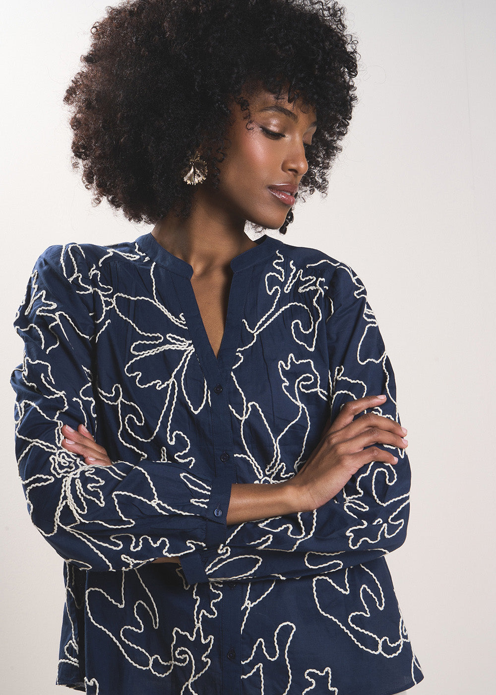 Floral print shirt with Tunisian collar - Sud Express - 5 - Sud Express