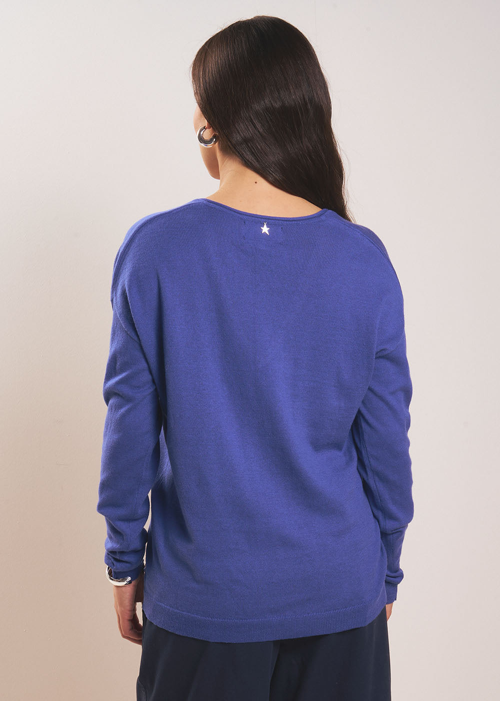 MARIANA Oversized fine knit V-neck jumper - 3 - Sud Express - Sud Express