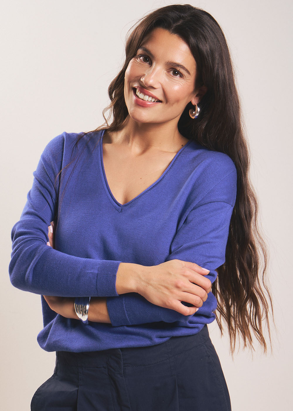 MARIANA Oversized fine knit V-neck jumper - 4 - Sud Express - Sud Express