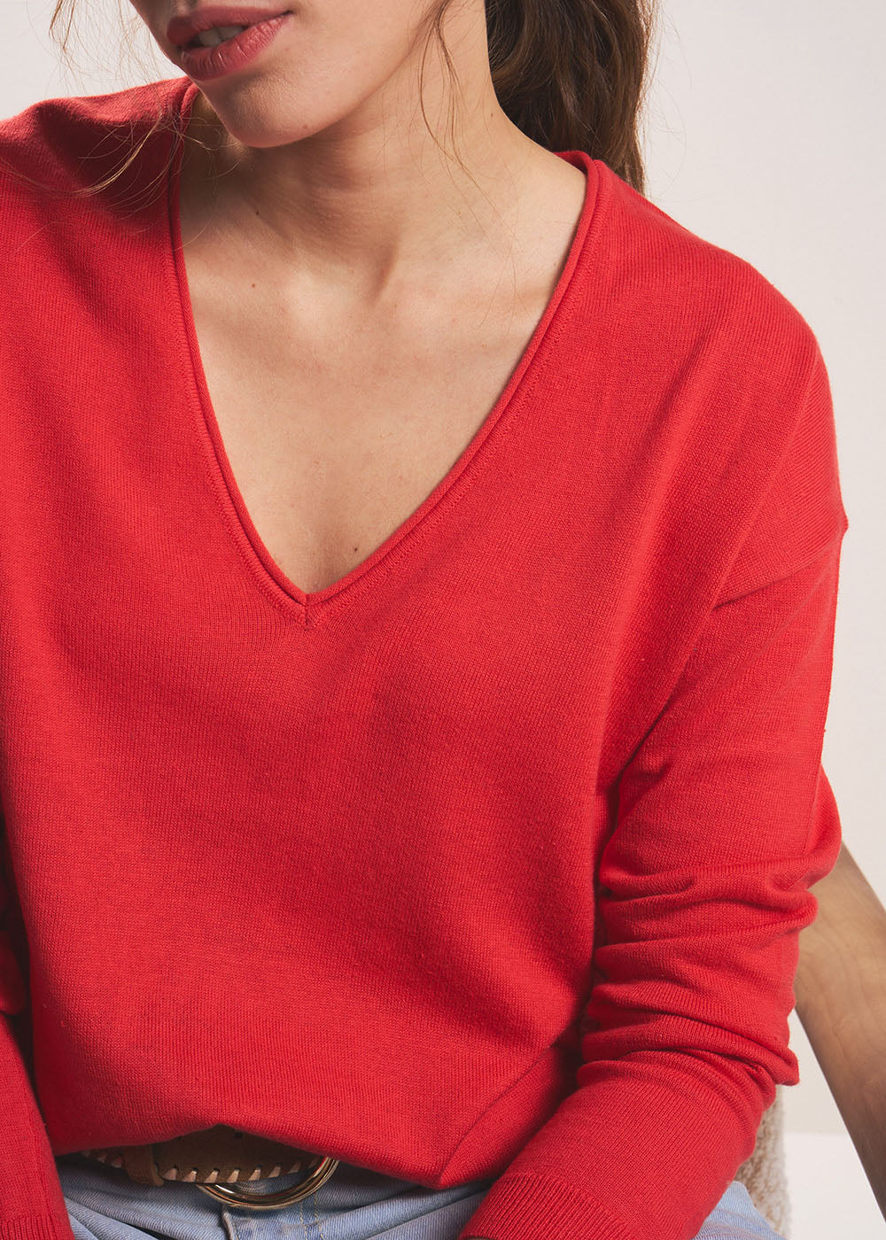 MARIANA Oversized fine knit V-neck jumper - 2 - Sud Express - Sud Express