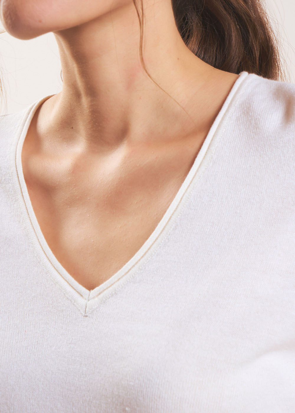 MARIANA Oversized fine knit V-neck jumper - 2 - Sud Express - Sud Express