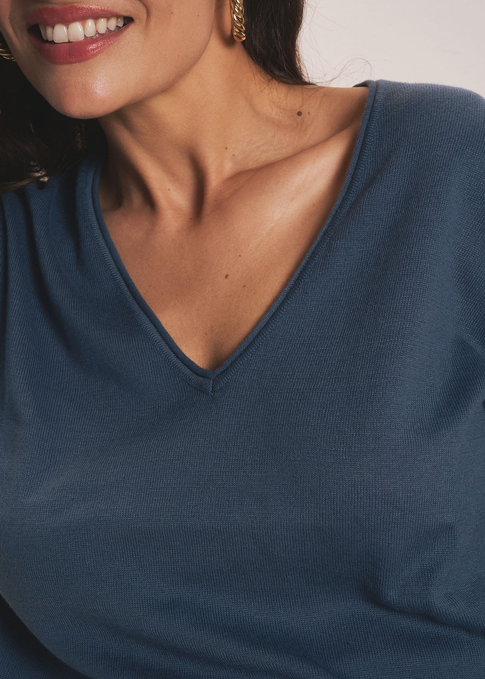 MARIANA Oversized fine knit V-neck jumper - 2 - Sud Express - Sud Express