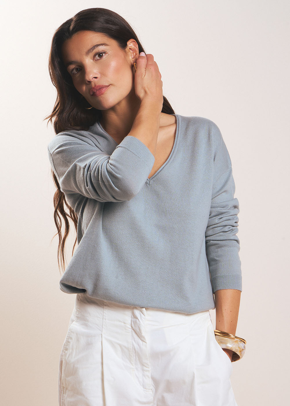 MARIANA Oversized fine knit V-neck jumper - 4 - Sud Express - Sud Express