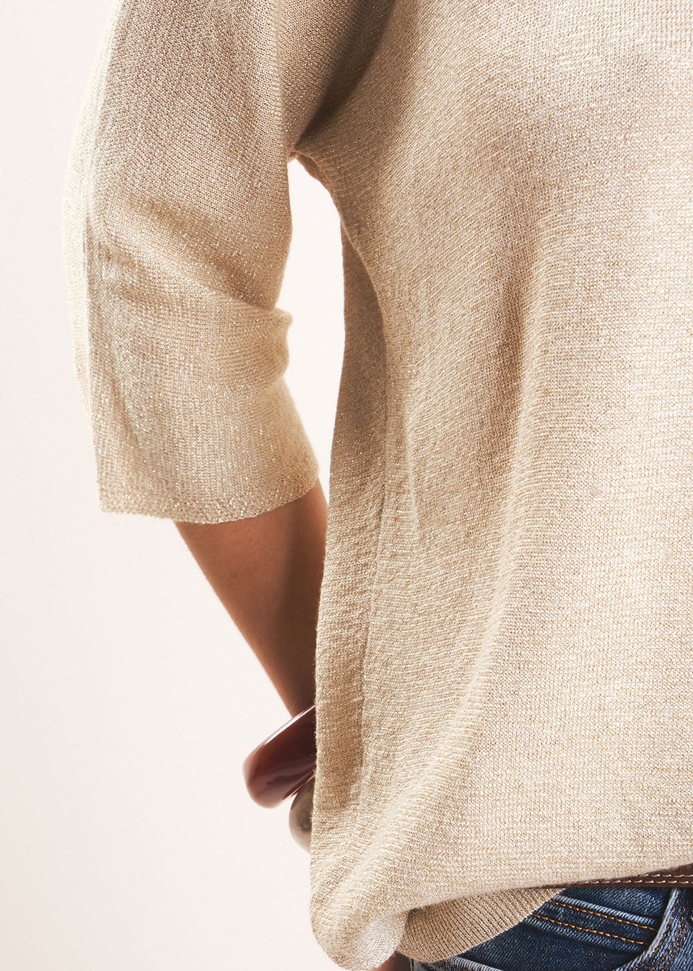 MIKOLOR Oversized V-neck jumper in shiny knit with short sleeves - 4 - Sud Express - Sud Express
