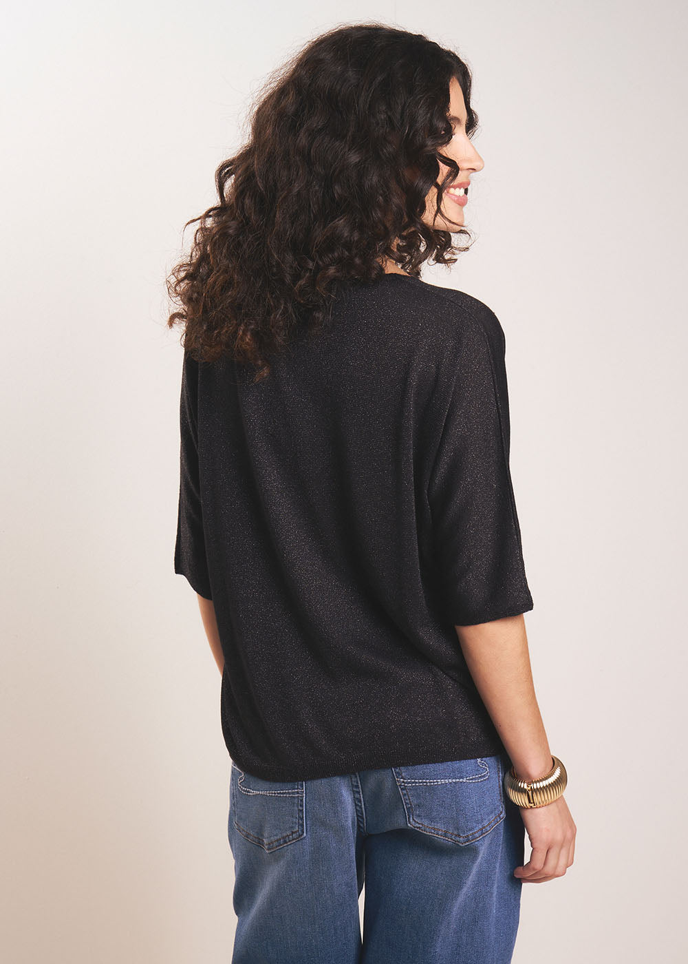 MIKOLOR Oversized V-neck jumper in shiny knit with short sleeves - 3 - Sud Express - Sud Express