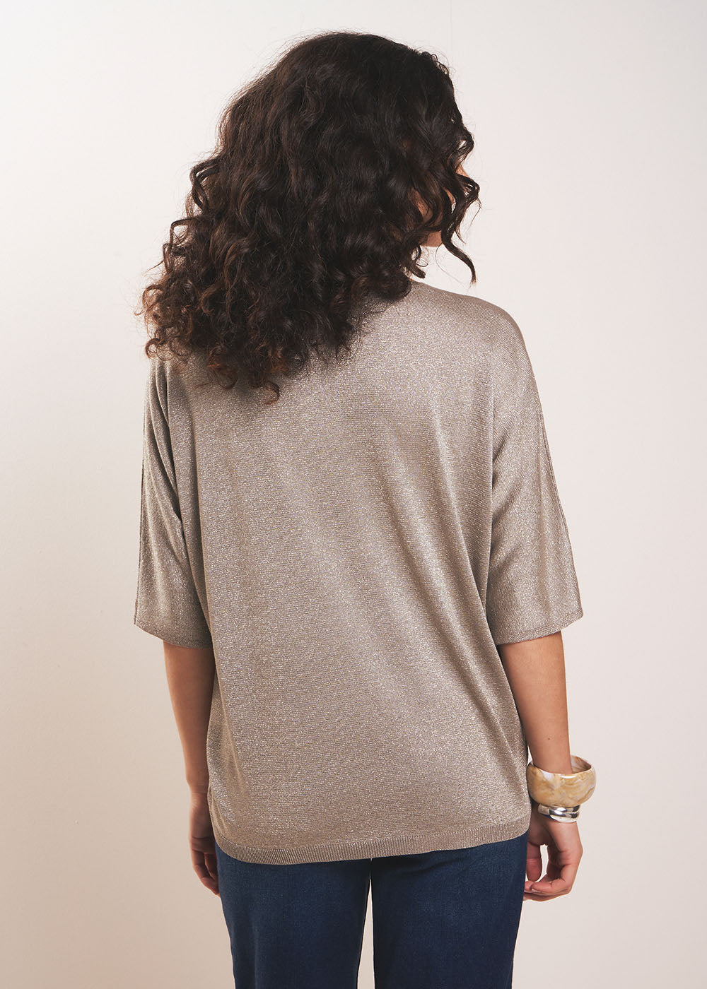 MIKOLOR Oversized V-neck jumper in shiny knit with short sleeves - 3 - Sud Express - Sud Express