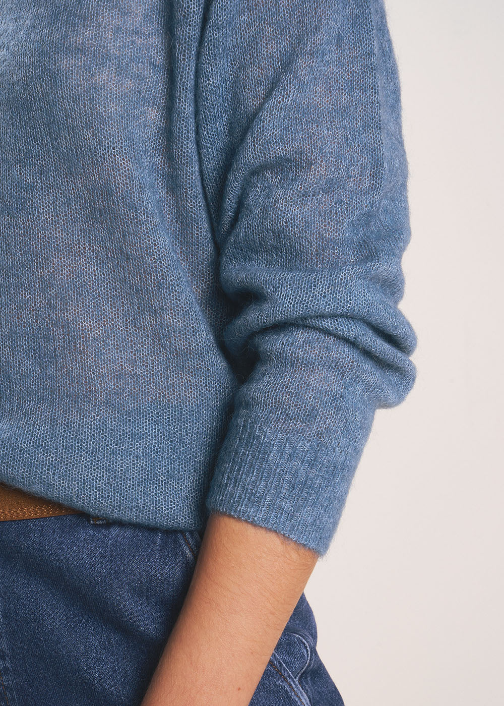 MIGUELY Pull col V en mohair - 4 - Sud Express - Sud Express